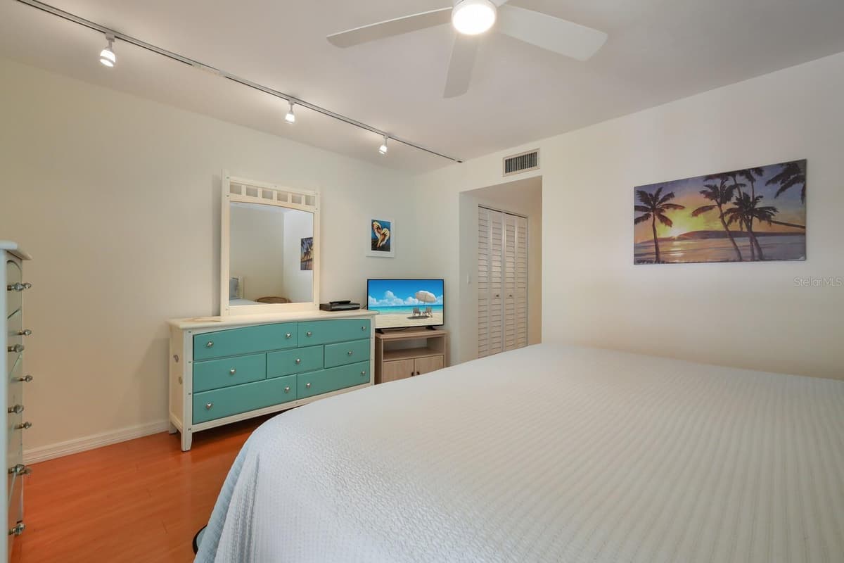 1801 GULF DRIVE — photo 16 of 52