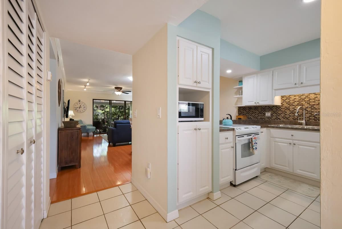 1801 GULF DRIVE — photo 12 of 52