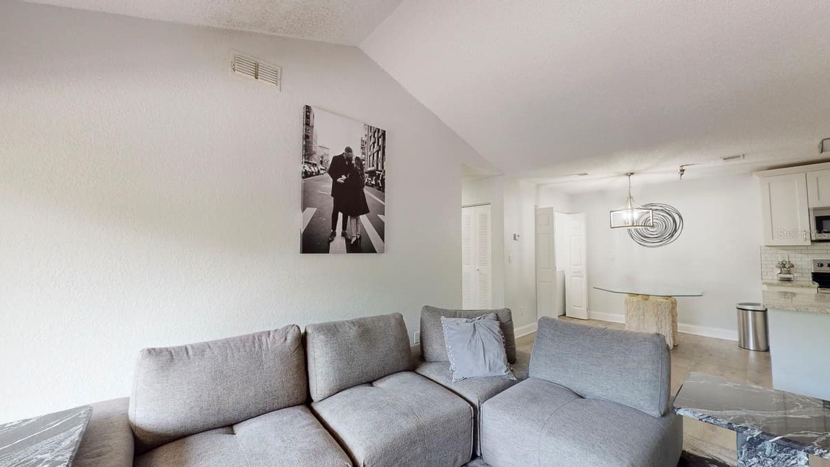 10265 GANDY BOULEVARD — photo 8 of 55