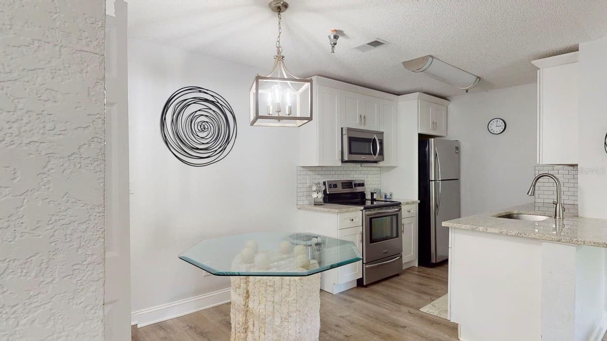 10265 GANDY BOULEVARD — photo 46 of 55