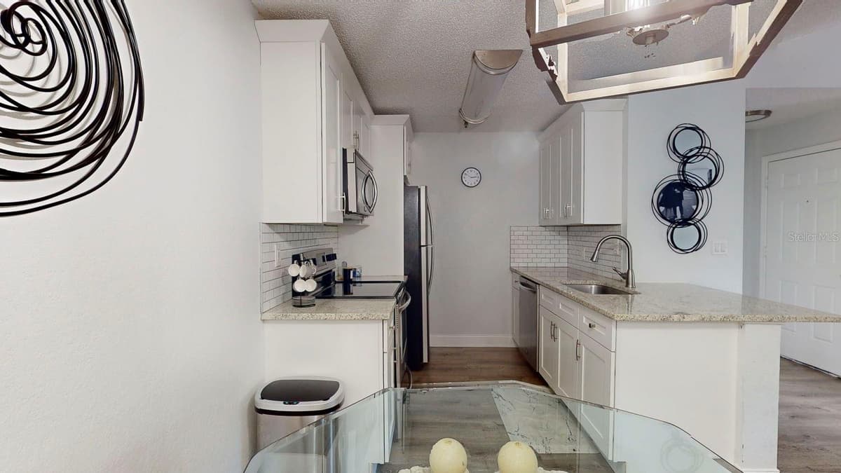 10265 GANDY BOULEVARD — photo 40 of 55