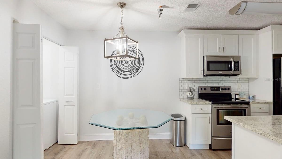 10265 GANDY BOULEVARD — photo 44 of 55