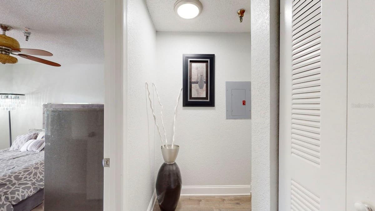 10265 GANDY BOULEVARD — photo 41 of 55