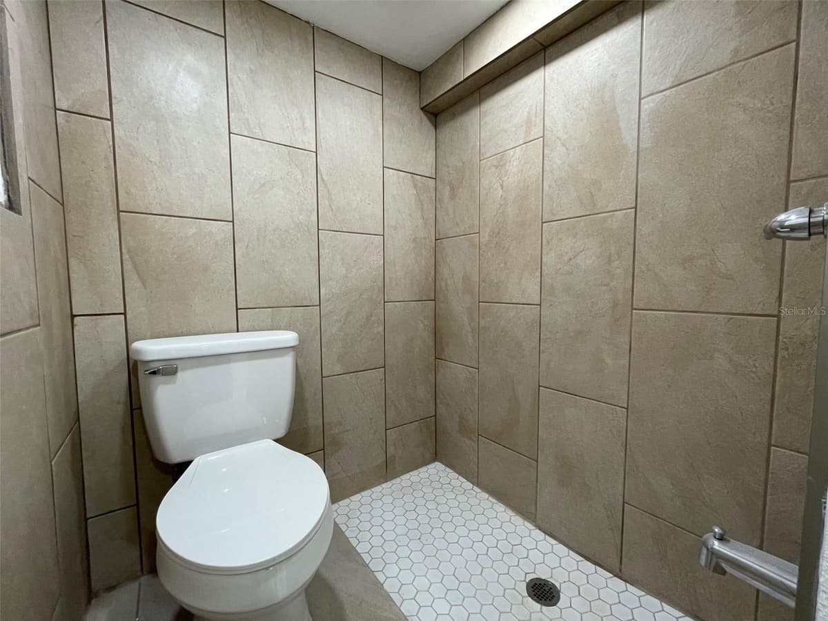 5370 71ST STREET — photo 21 of 26