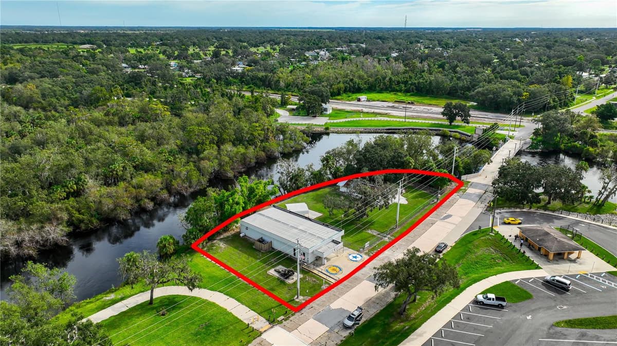 2124 AMERICAN LEGION DRIVE — photo 3 of 68