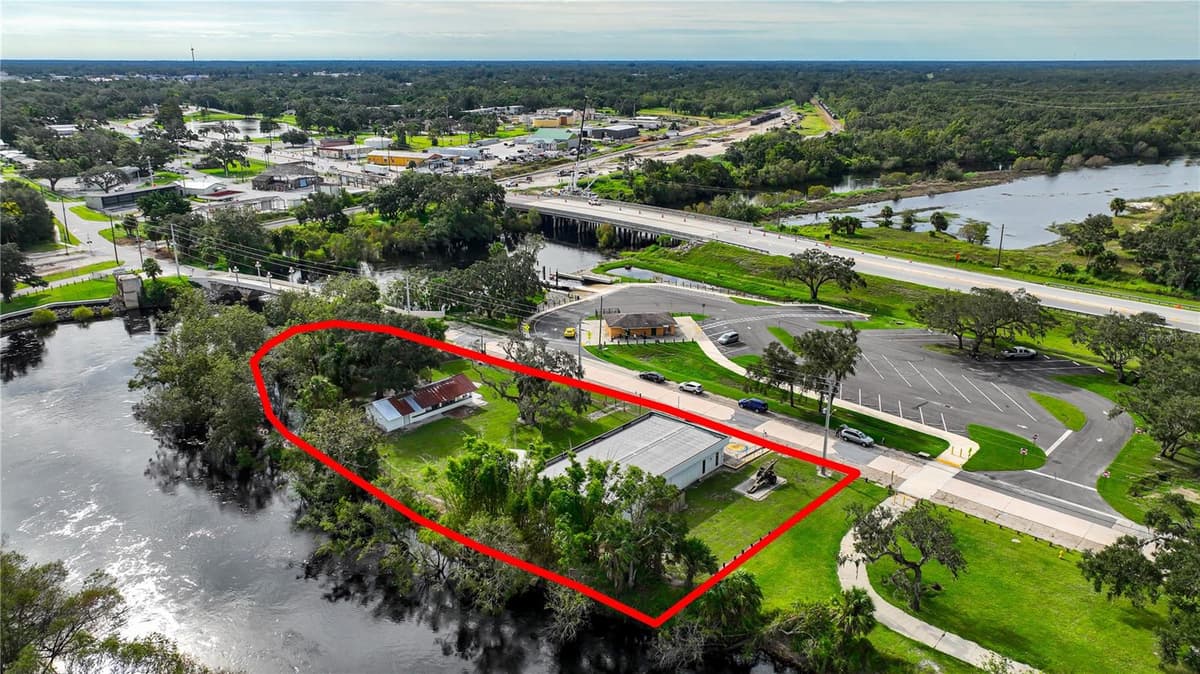 2124 AMERICAN LEGION DRIVE — photo 4 of 68