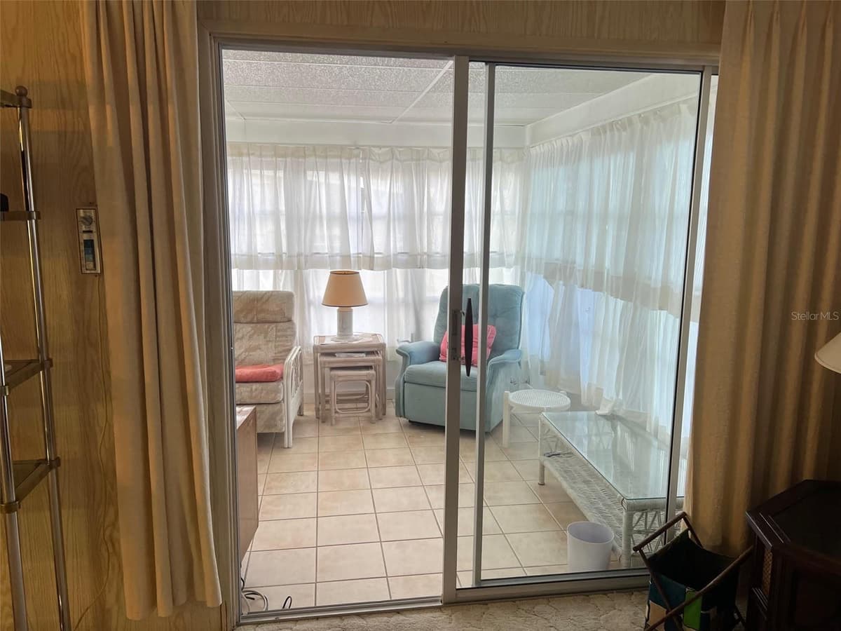 201 ROYAL PALM CIRCLE — photo 12 of 28