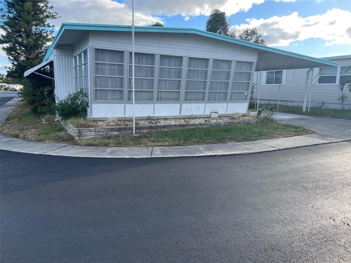201 ROYAL PALM CIRCLE — photo 2 of 28