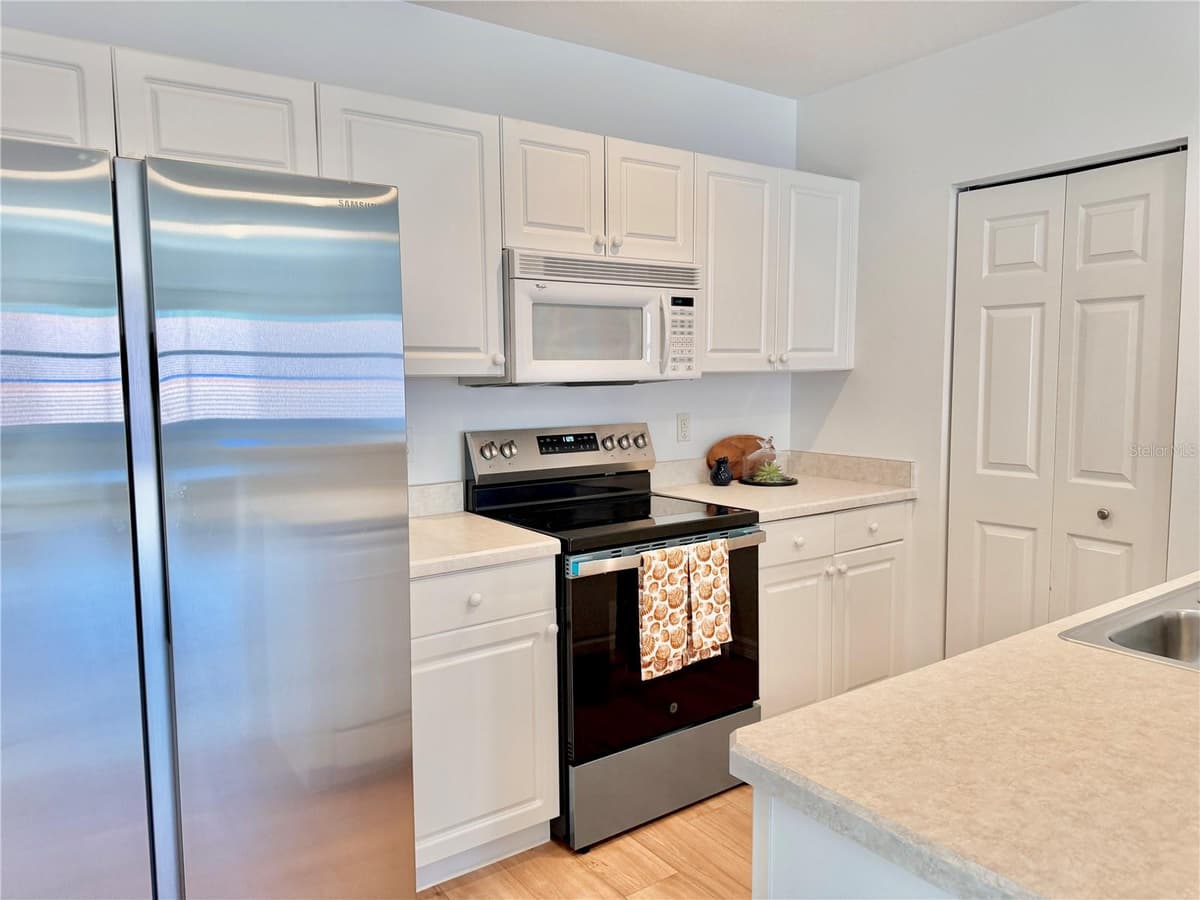 200 MARINA BAY DRIVE — photo 15 of 57