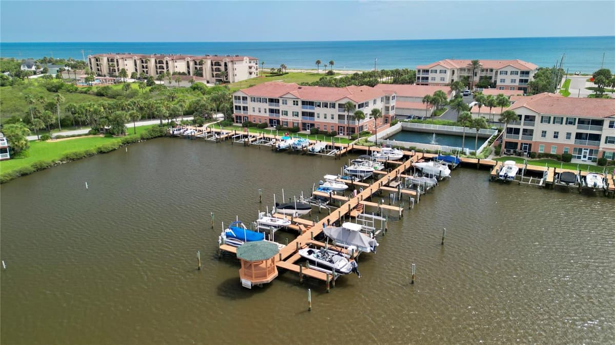 200 MARINA BAY DRIVE — photo 4 of 57