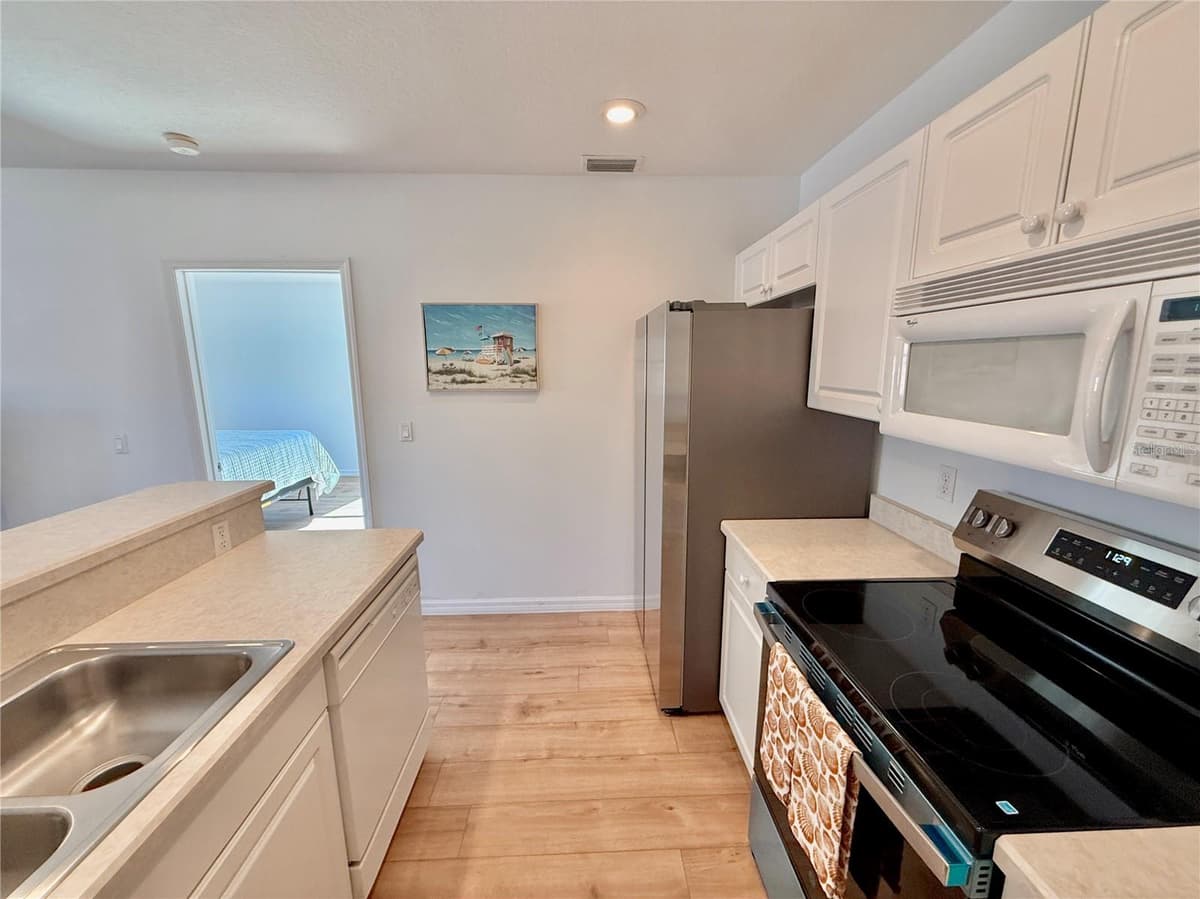 200 MARINA BAY DRIVE — photo 17 of 57