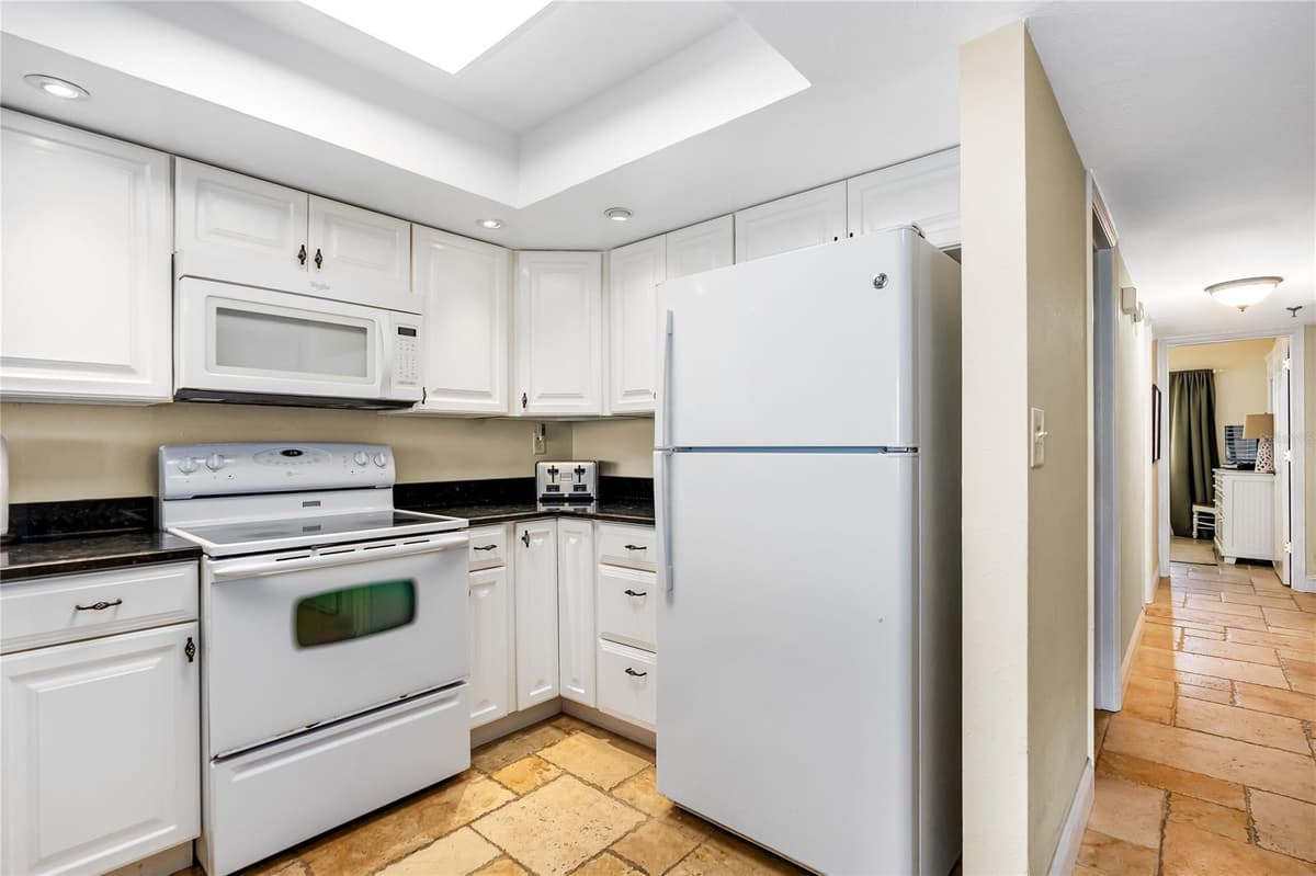 4139 S. ATLANTIC AVENUE — photo 10 of 33