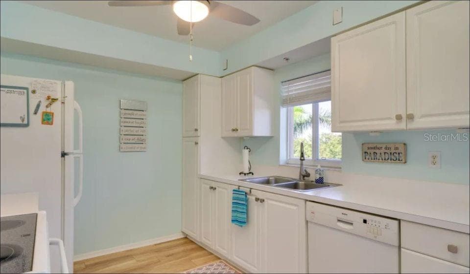 14931 PARK LAKE DRIVE — photo 13 of 24