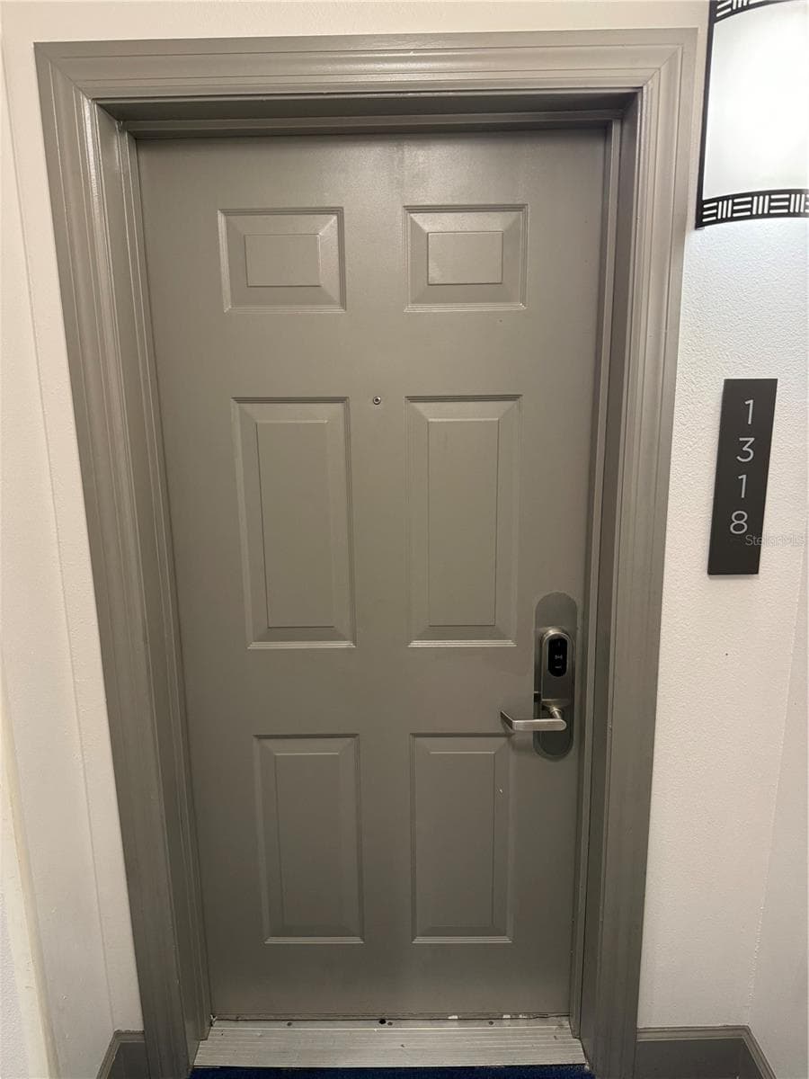 14501 GROVE RESORT AVENUE — photo 3 of 20