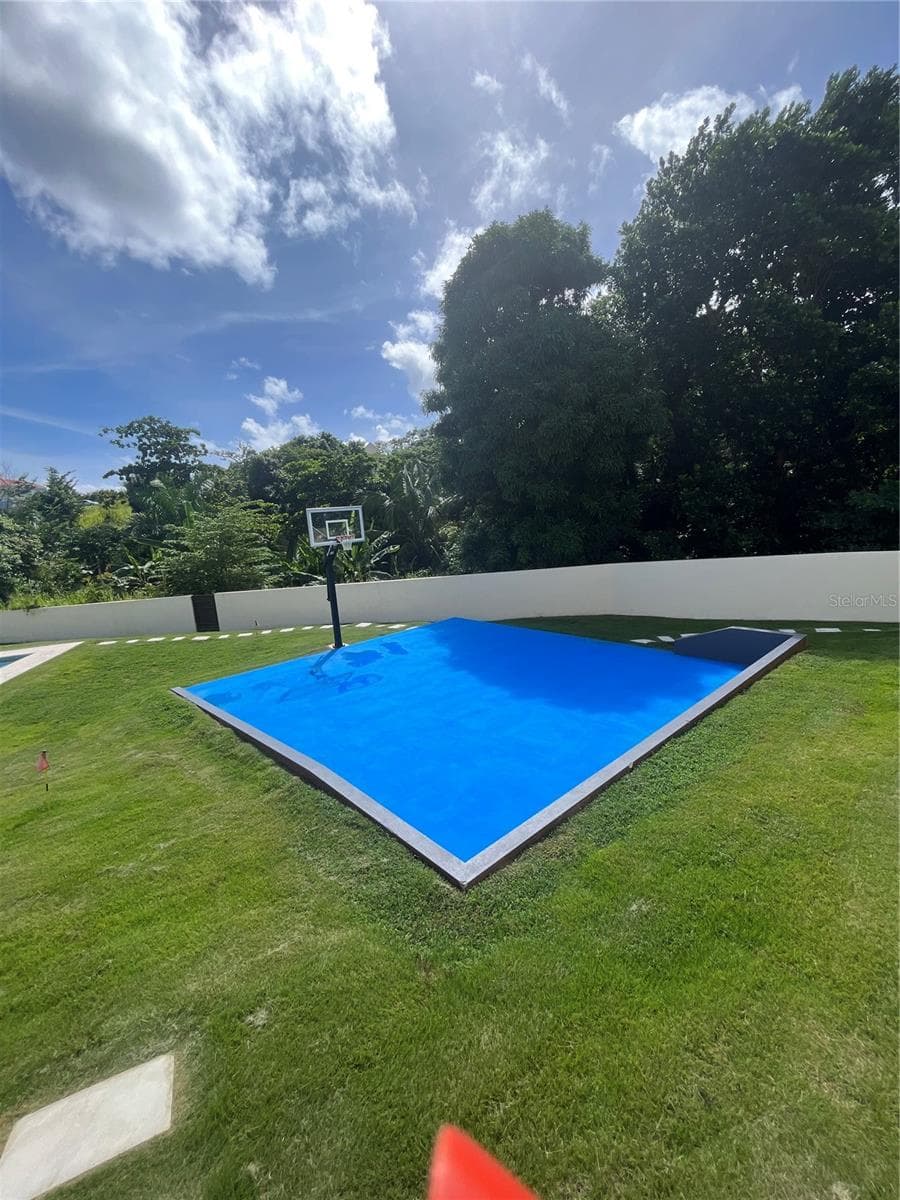 40 ROBLE VALLEY — photo 18 of 35