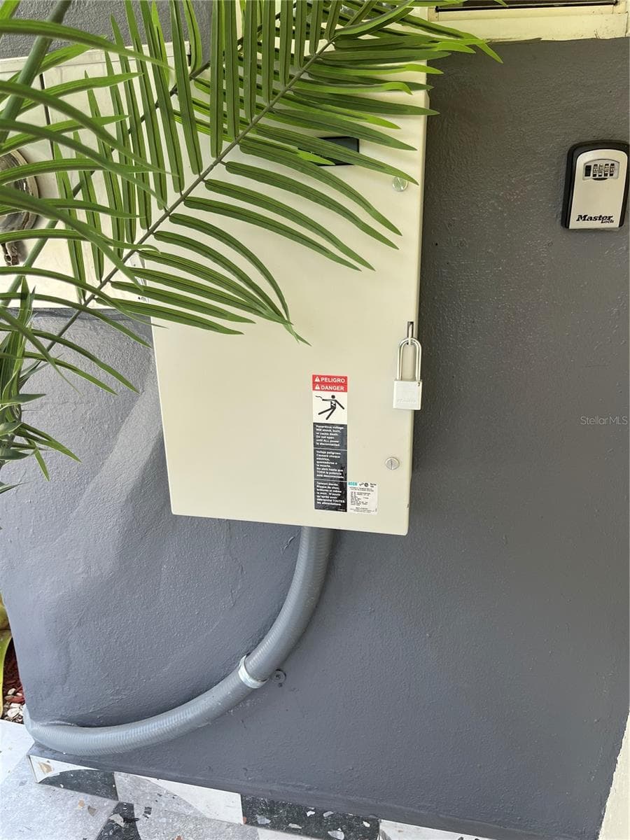 40 ROBLE VALLEY — photo 12 of 35
