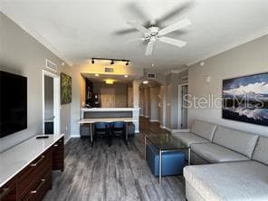 14501 GROVE RESORT AVENUE — photo 16 of 25