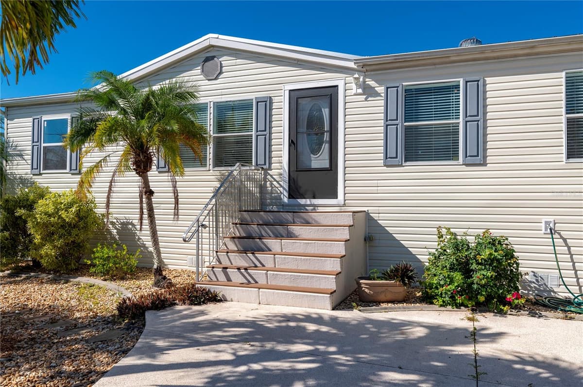 3101 BAMBOO COURT — photo 9 of 51