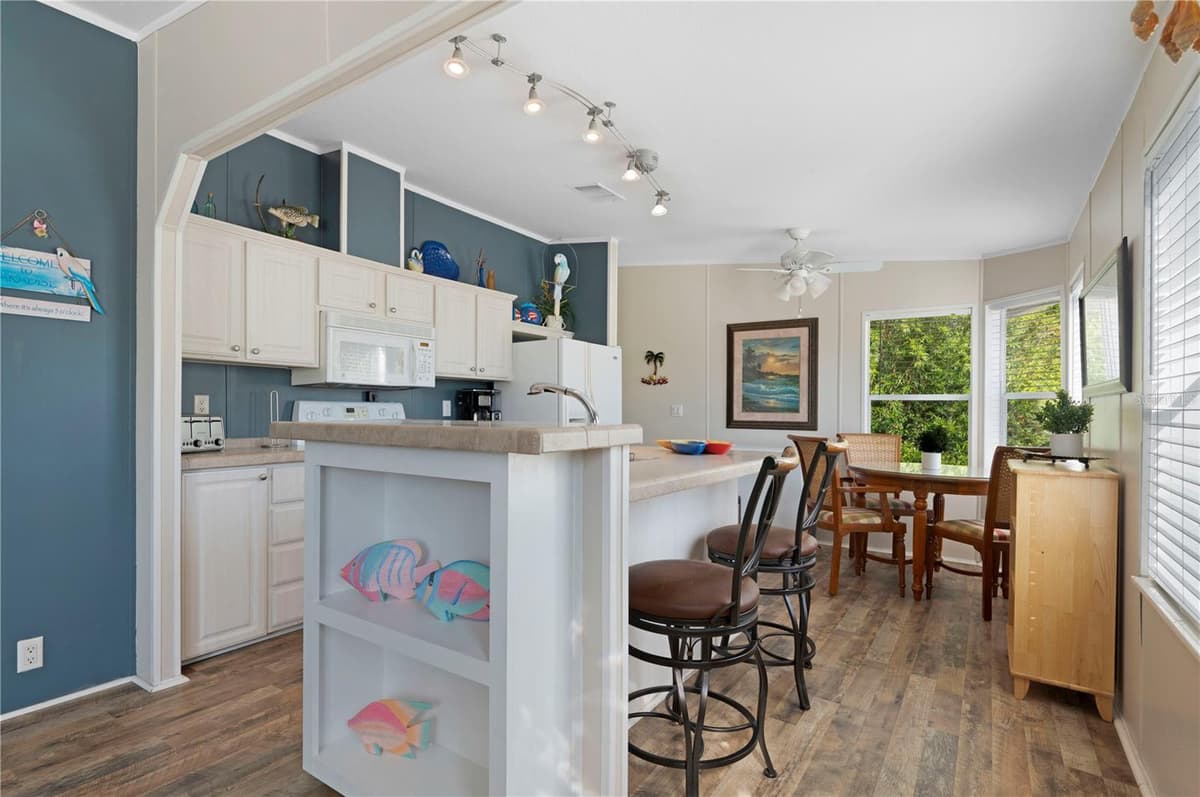 3101 BAMBOO COURT — photo 14 of 51