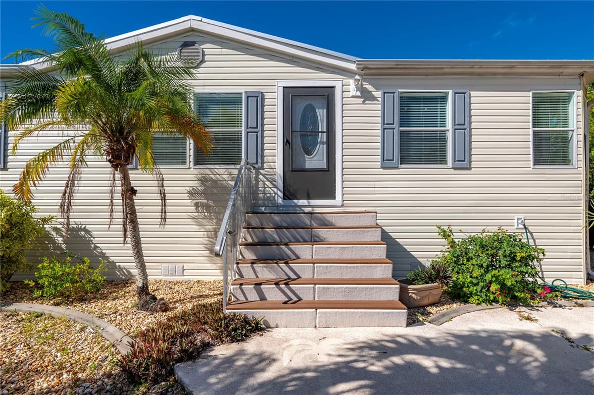3101 BAMBOO COURT — photo 11 of 51