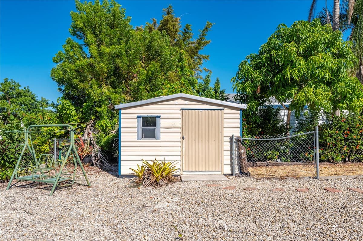 3101 BAMBOO COURT — photo 37 of 51