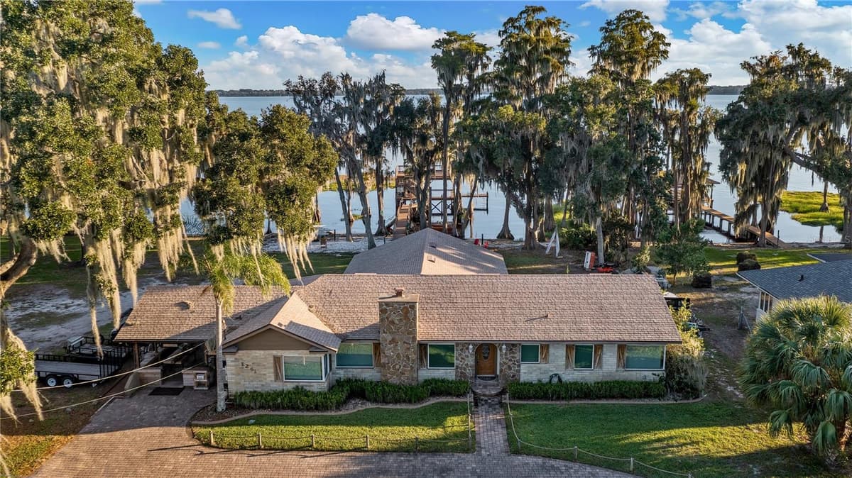 1241 LAKESHORE DRIVE — photo 3 of 65