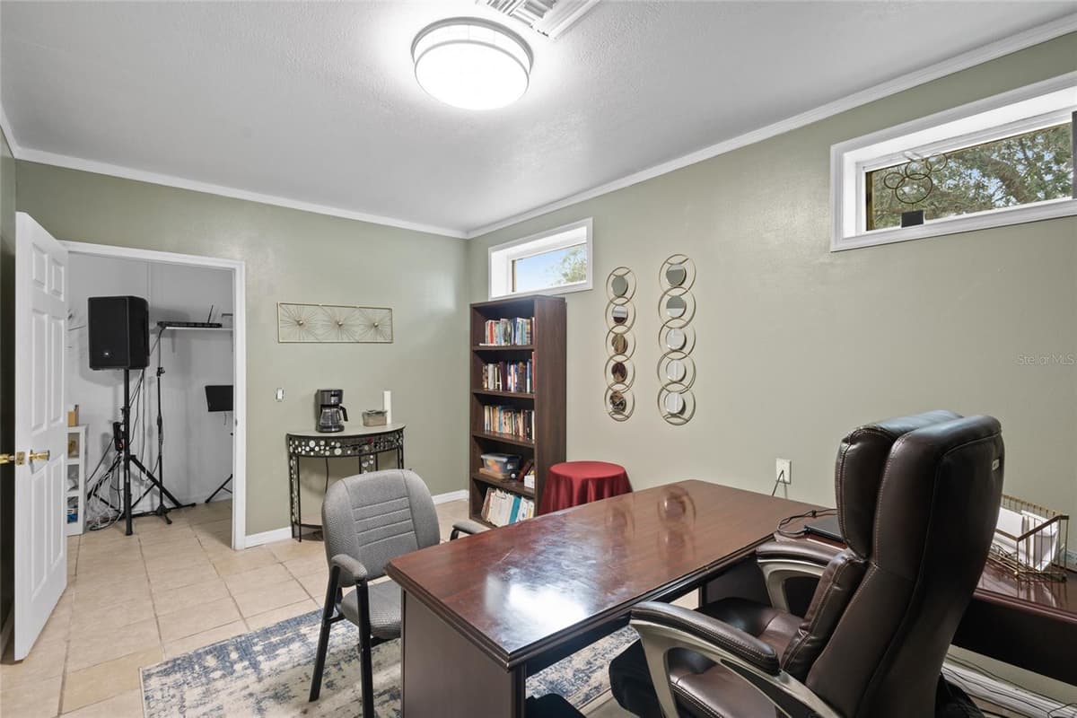 106 BERESFORD AVENUE — photo 30 of 79