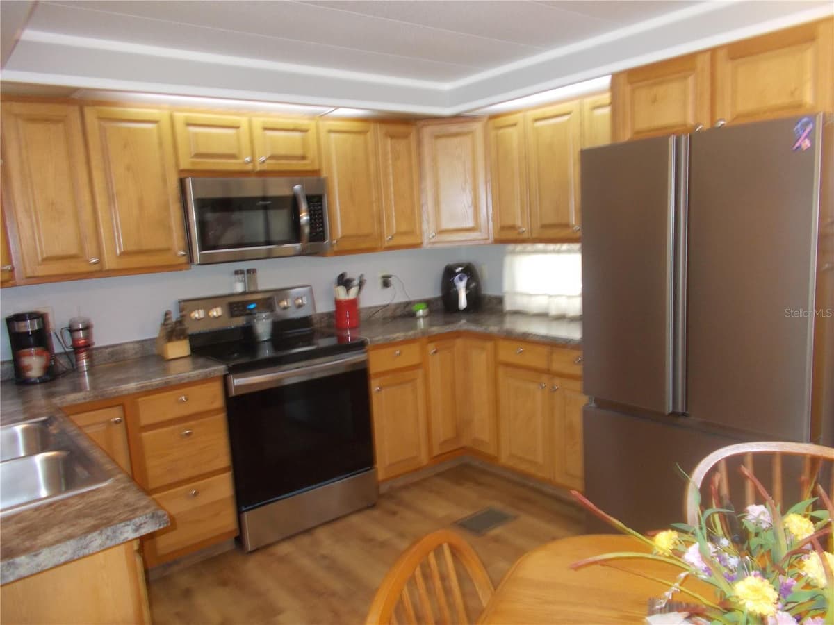 5755 HOLIDAY PARK BOULEVARD — photo 3 of 67