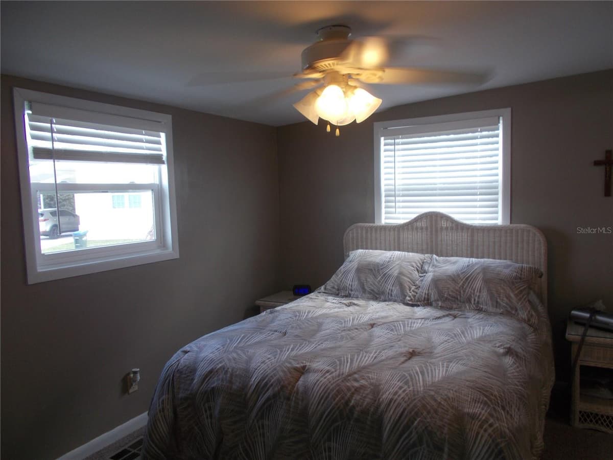 5755 HOLIDAY PARK BOULEVARD — photo 11 of 67