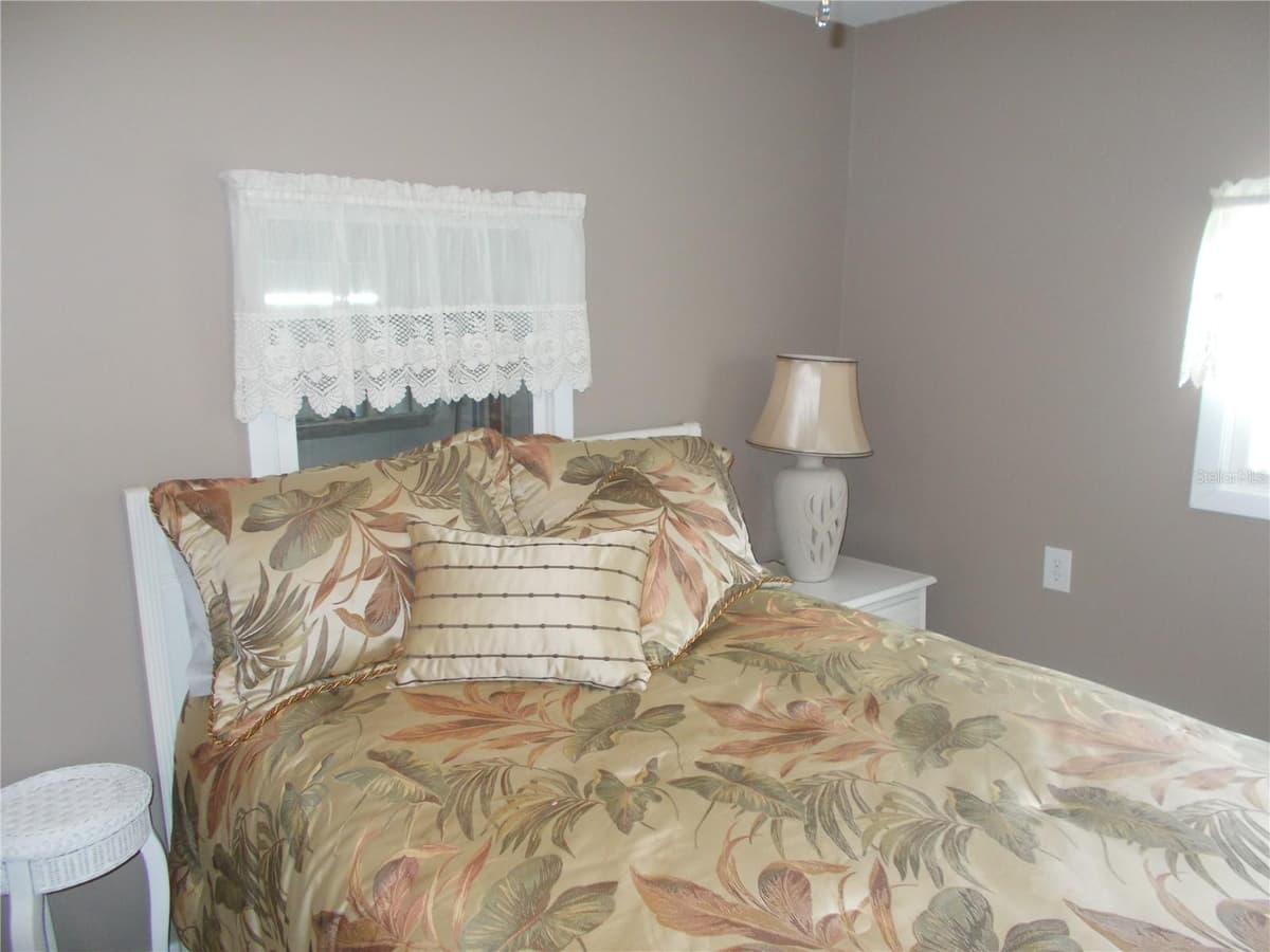 5755 HOLIDAY PARK BOULEVARD — photo 18 of 67