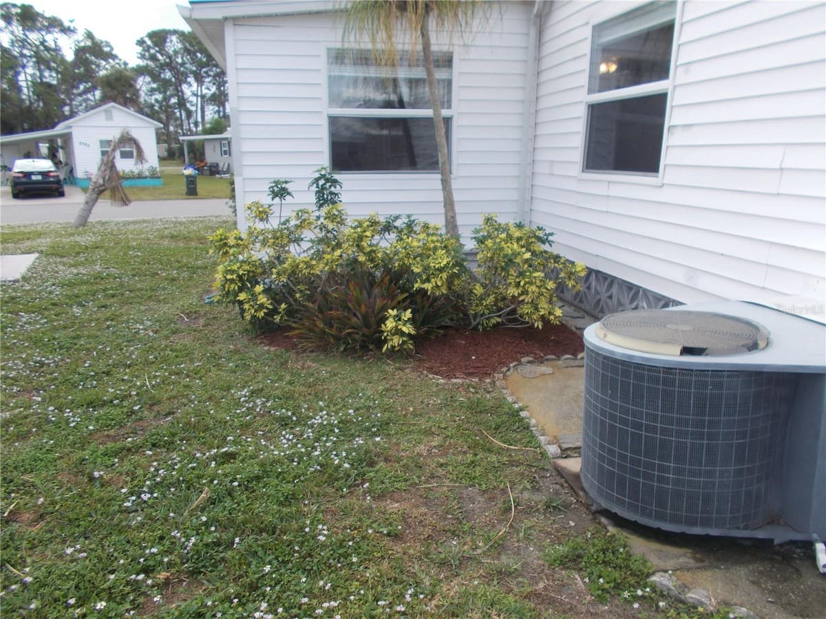 5755 HOLIDAY PARK BOULEVARD — photo 39 of 67