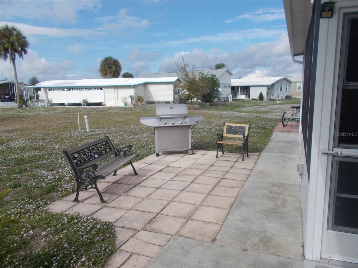 5755 HOLIDAY PARK BOULEVARD — photo 35 of 67