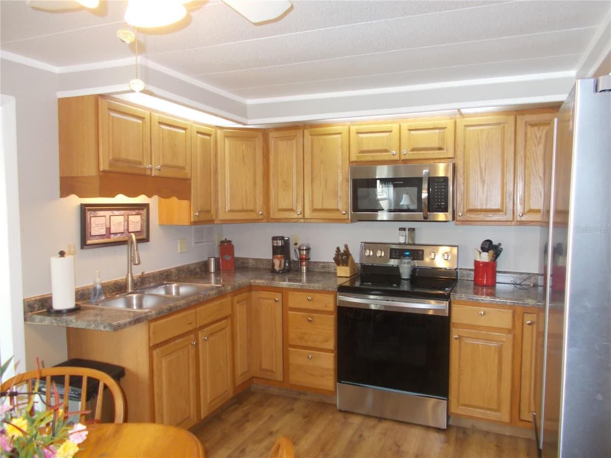 5755 HOLIDAY PARK BOULEVARD — photo 4 of 67