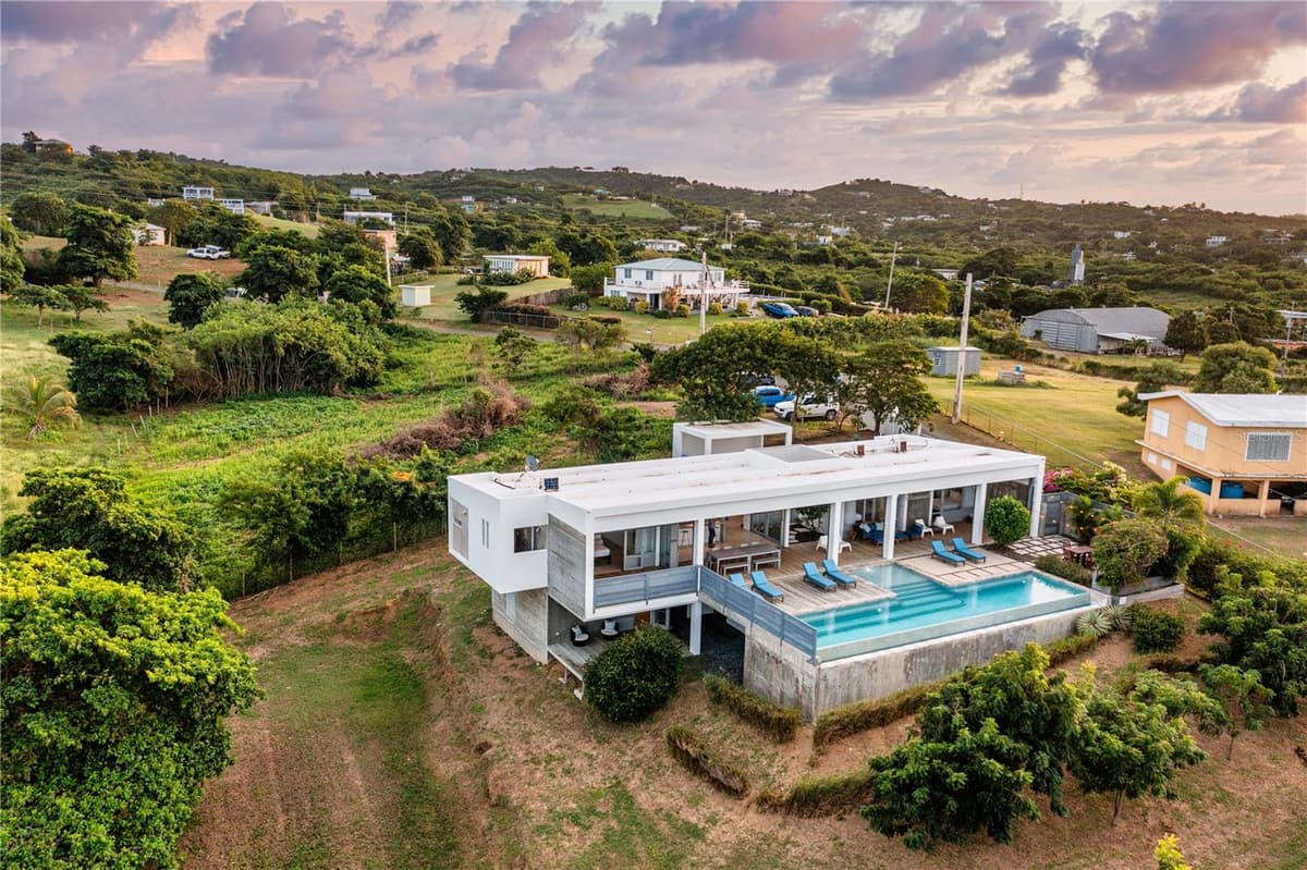 673 CASA BLUE — photo 10 of 81