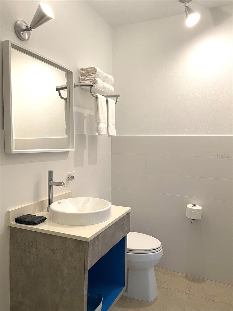 673 CASA BLUE — photo 67 of 81