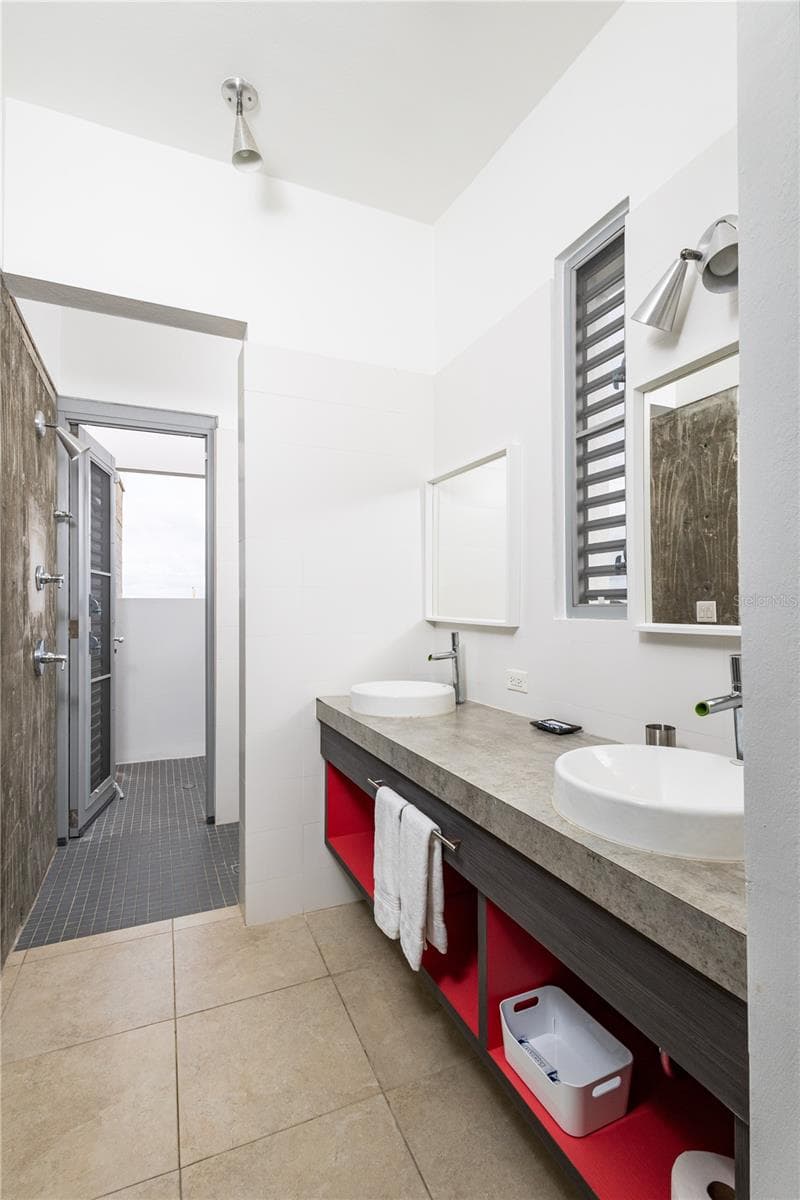 673 CASA BLUE — photo 42 of 81