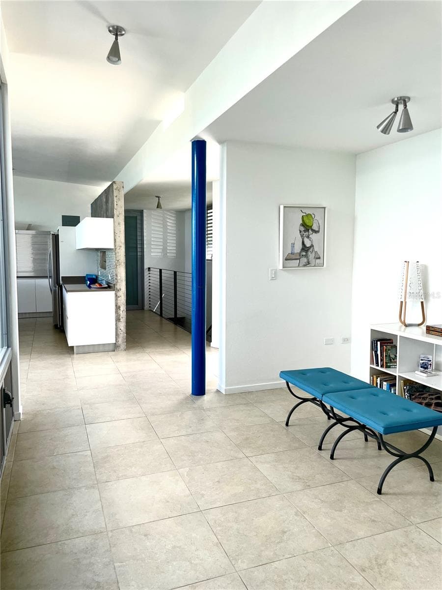 673 CASA BLUE — photo 36 of 81