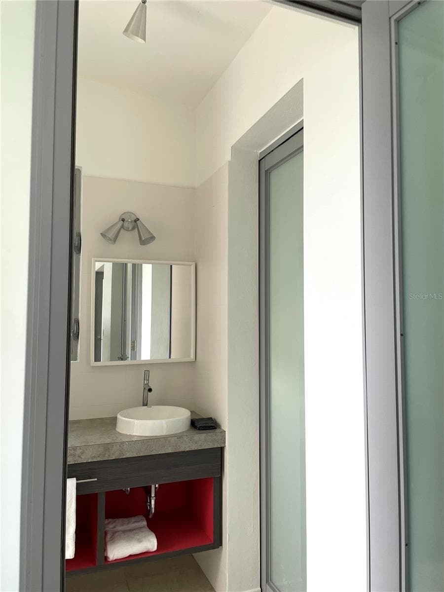 673 CASA BLUE — photo 44 of 81