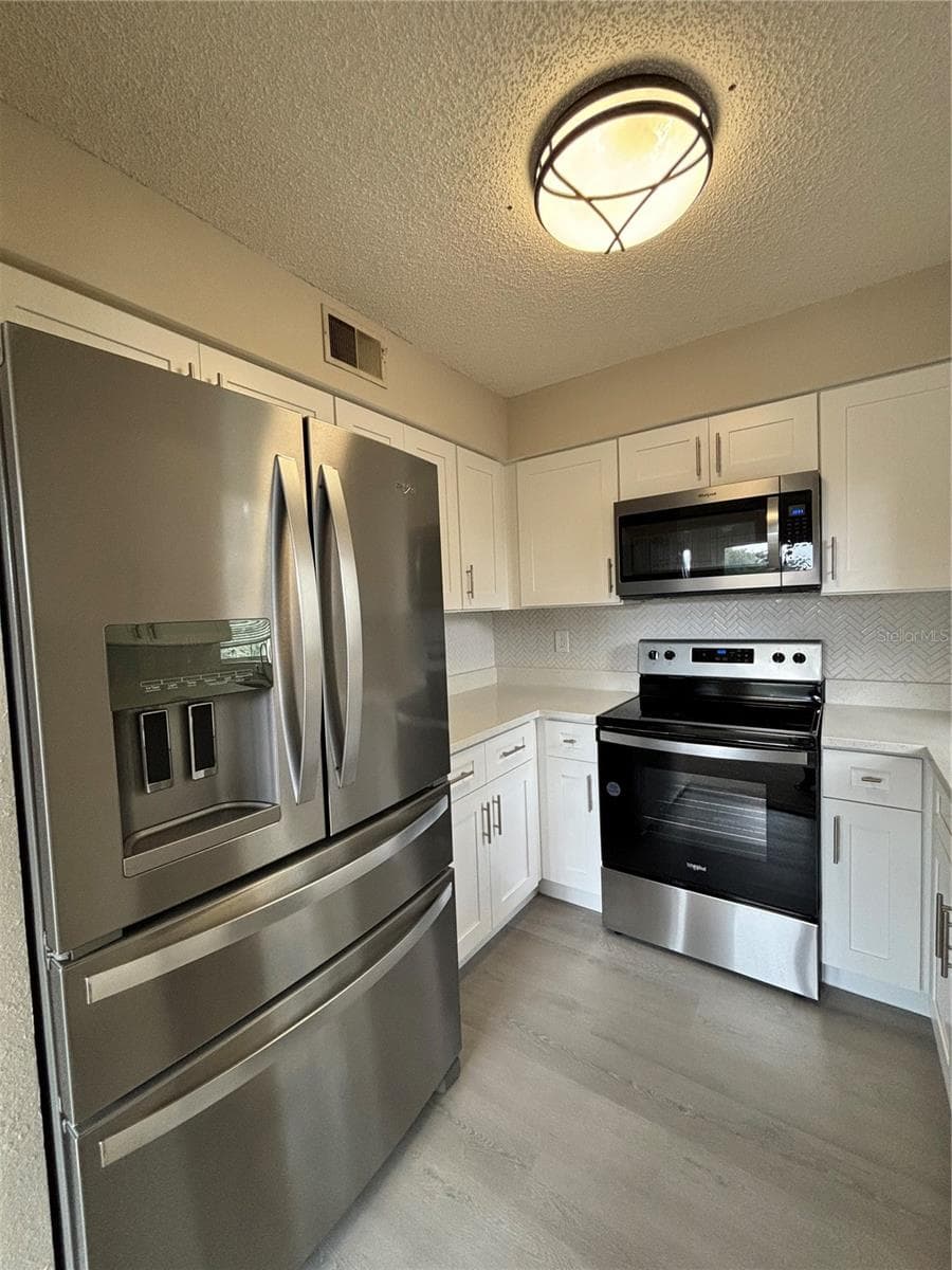 2690 CORAL LANDINGS BOULEVARD — photo 6 of 17