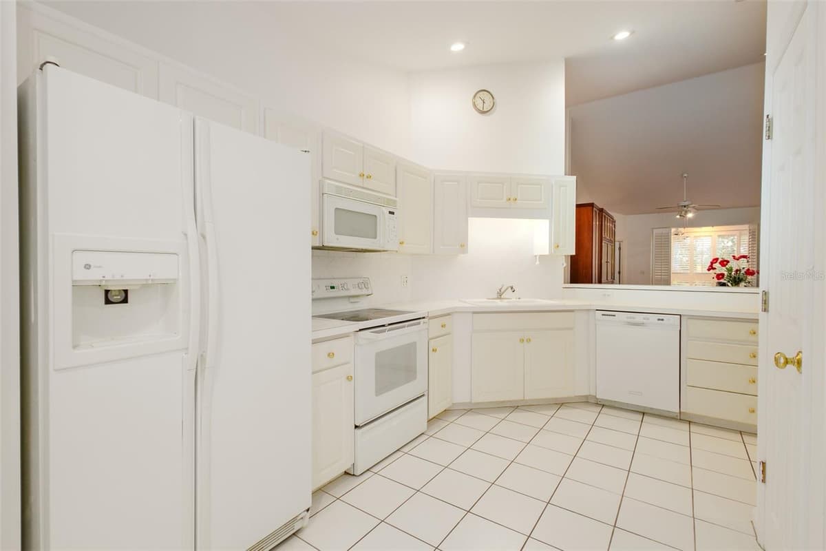 334 ENCLAVE DRIVE — photo 17 of 40