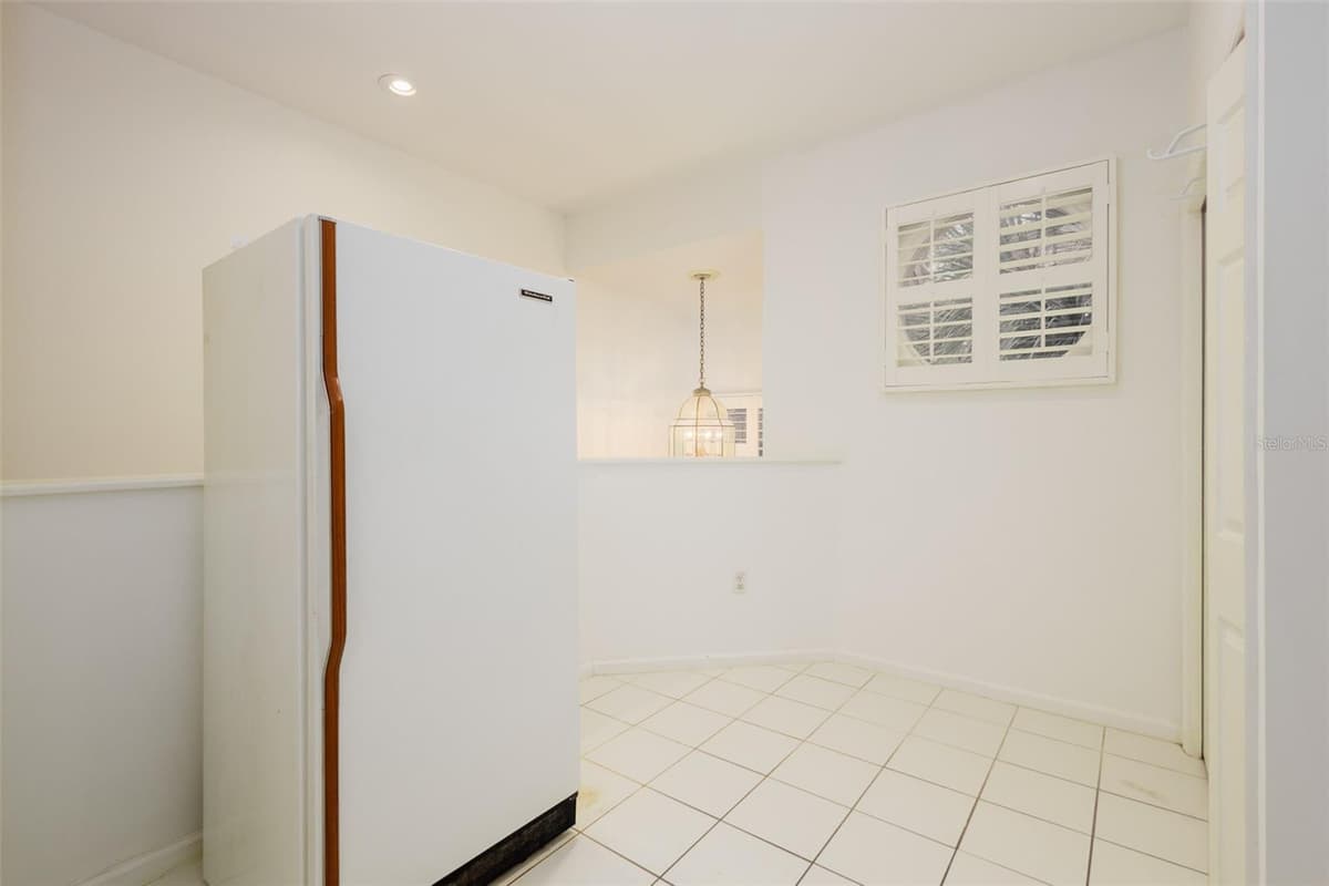 334 ENCLAVE DRIVE — photo 18 of 40
