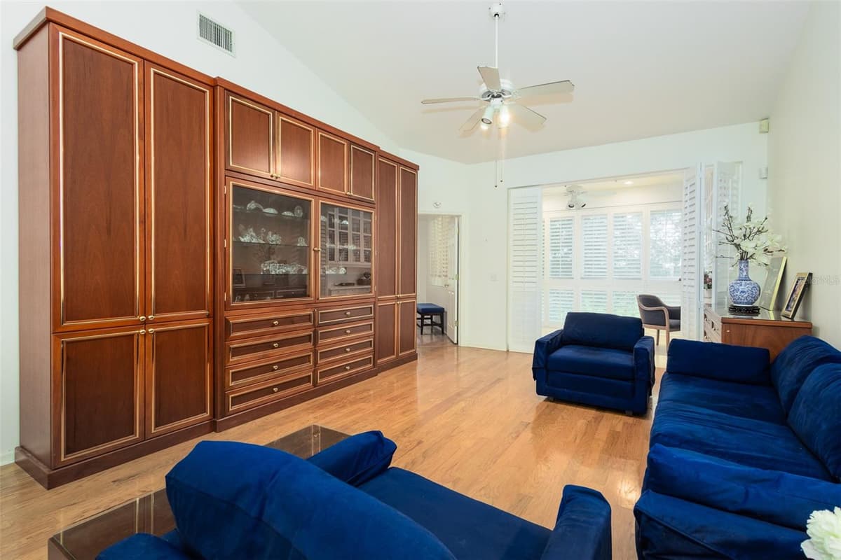 334 ENCLAVE DRIVE — photo 8 of 40