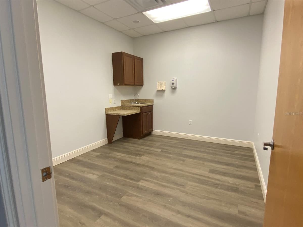 781 COUNTY ROAD 466 — photo 4 of 12