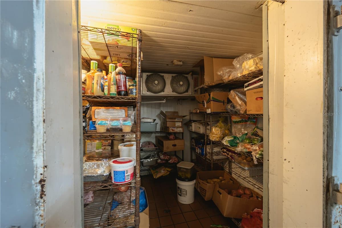 302 CENTER STREET — photo 26 of 55