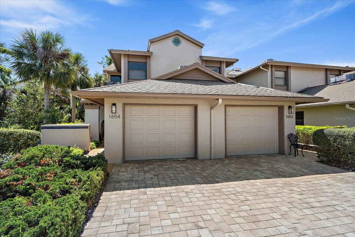 1654 STARLING DRIVE — photo 3 of 54