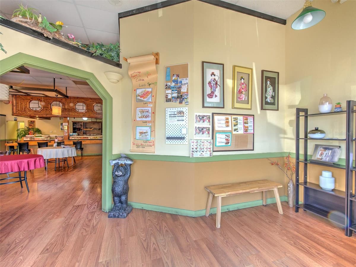 2215 COLLIER PARKWAY — photo 4 of 36