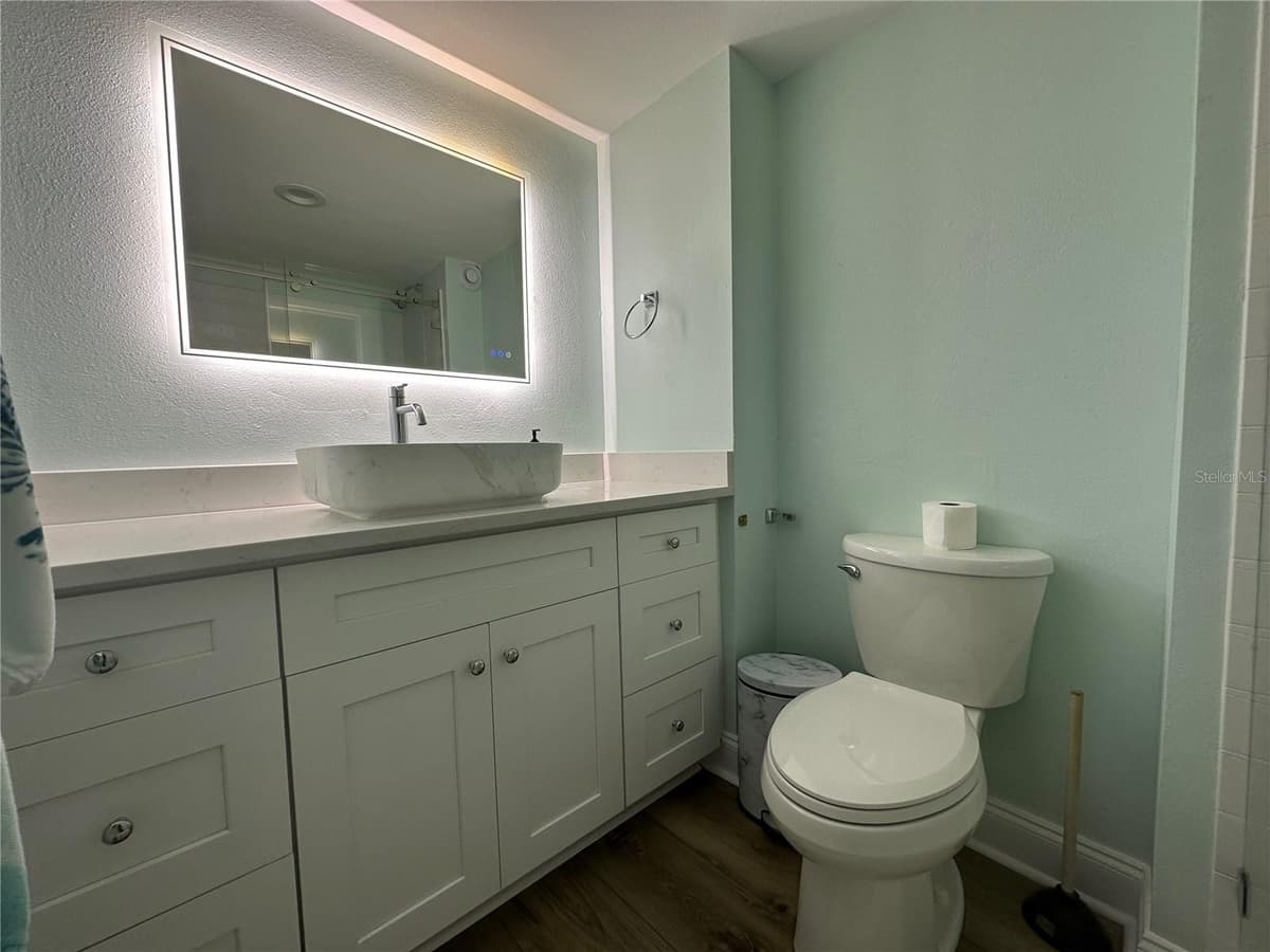 880 MANDALAY AVENUE — photo 5 of 26