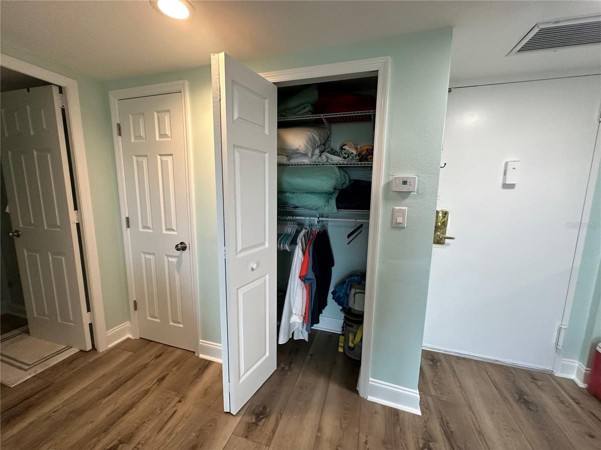 880 MANDALAY AVENUE — photo 18 of 26
