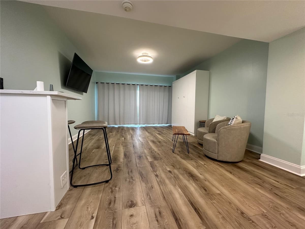 880 MANDALAY AVENUE — photo 3 of 26
