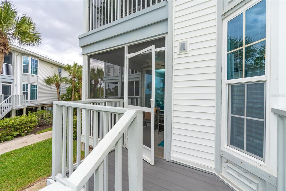 7454 PALM ISLAND DRIVE — photo 6 of 36